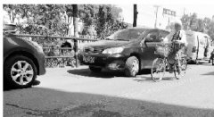 <b>煜星登录注册_小区外争吵 女子颈部被刺身亡</b>