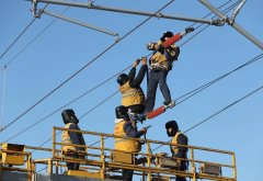 <b>煜星代理_朝凌客专电气化工程冬季施工忙</b>